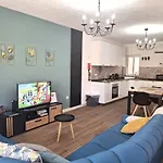 Διαμέρισμα Cherry Blossom Courtyard-5min Walk To Centre
