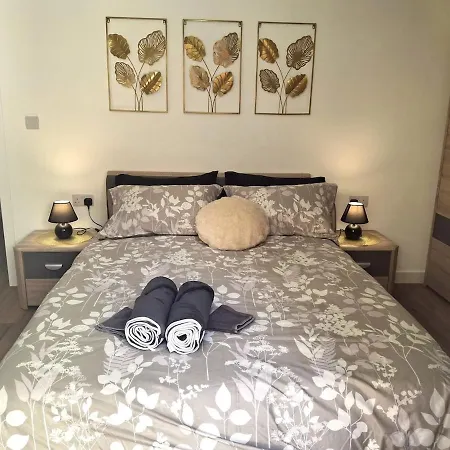 Cherry Blossom Courtyard-5min Walk To Centre * Victoria