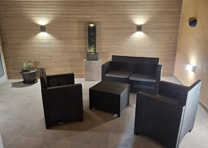 Cherry Blossom Courtyard-5min Walk To Centre * Victoria