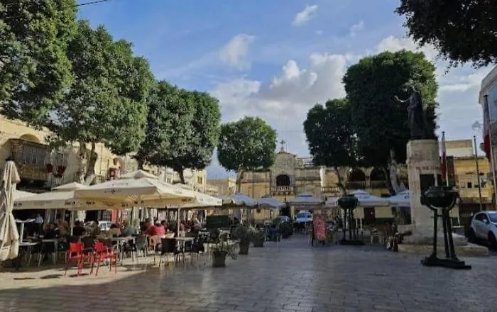 Apartamento Cherry Blossom Courtyard-5min Walk To Centre *