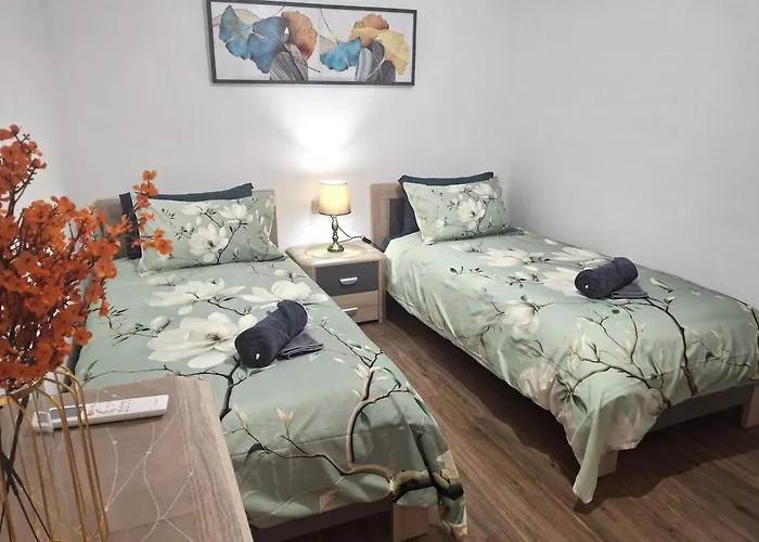 Cherry Blossom Courtyard-5min Walk To Centre Apartamento Victoria