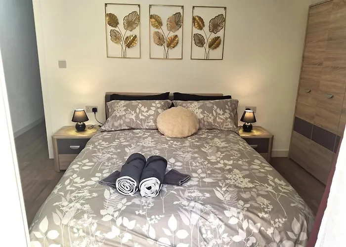 Cherry Blossom Courtyard-5min Walk To Centre * Victoria