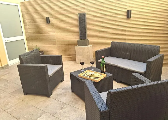 Apartamento Cherry Blossom Courtyard-5min Walk To Centre Victoria